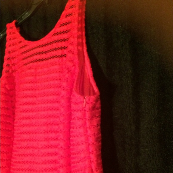 🆕 Sleeveless Dress - Picture 3 of 6